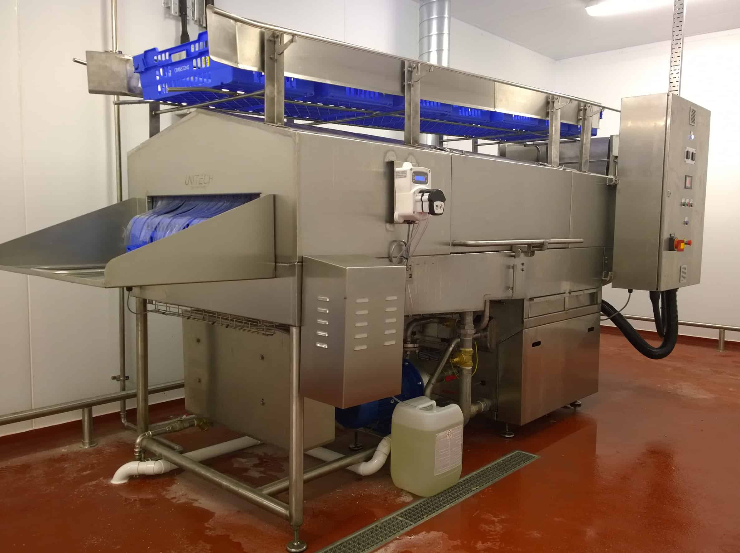 commercial tray washer with overhead feed
