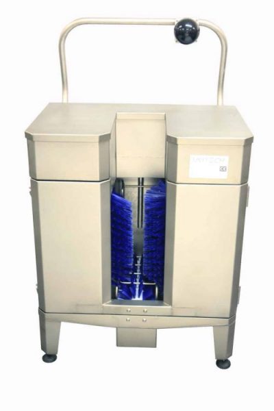 upright boot washer with toe cleaner